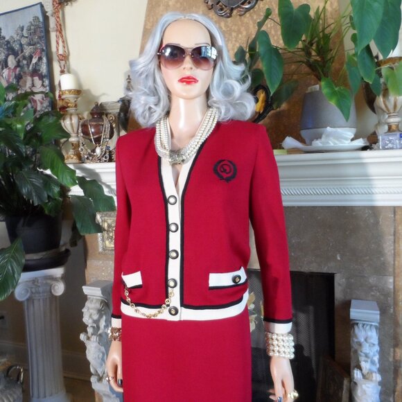 St. John Collection Red Skirt & Jacket Knit Suit Size 6/M - Picture 4 of 16